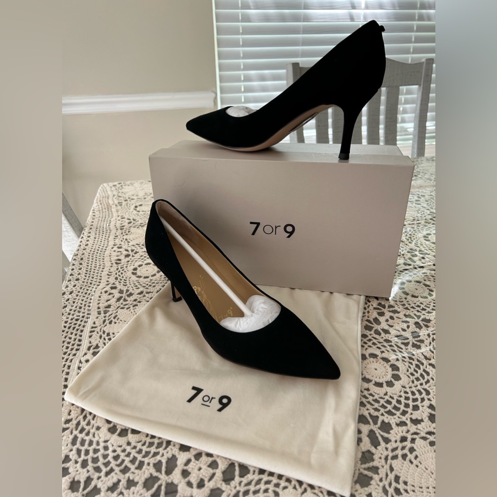 Brand new 7or9 Truffle 4.0 suede heels